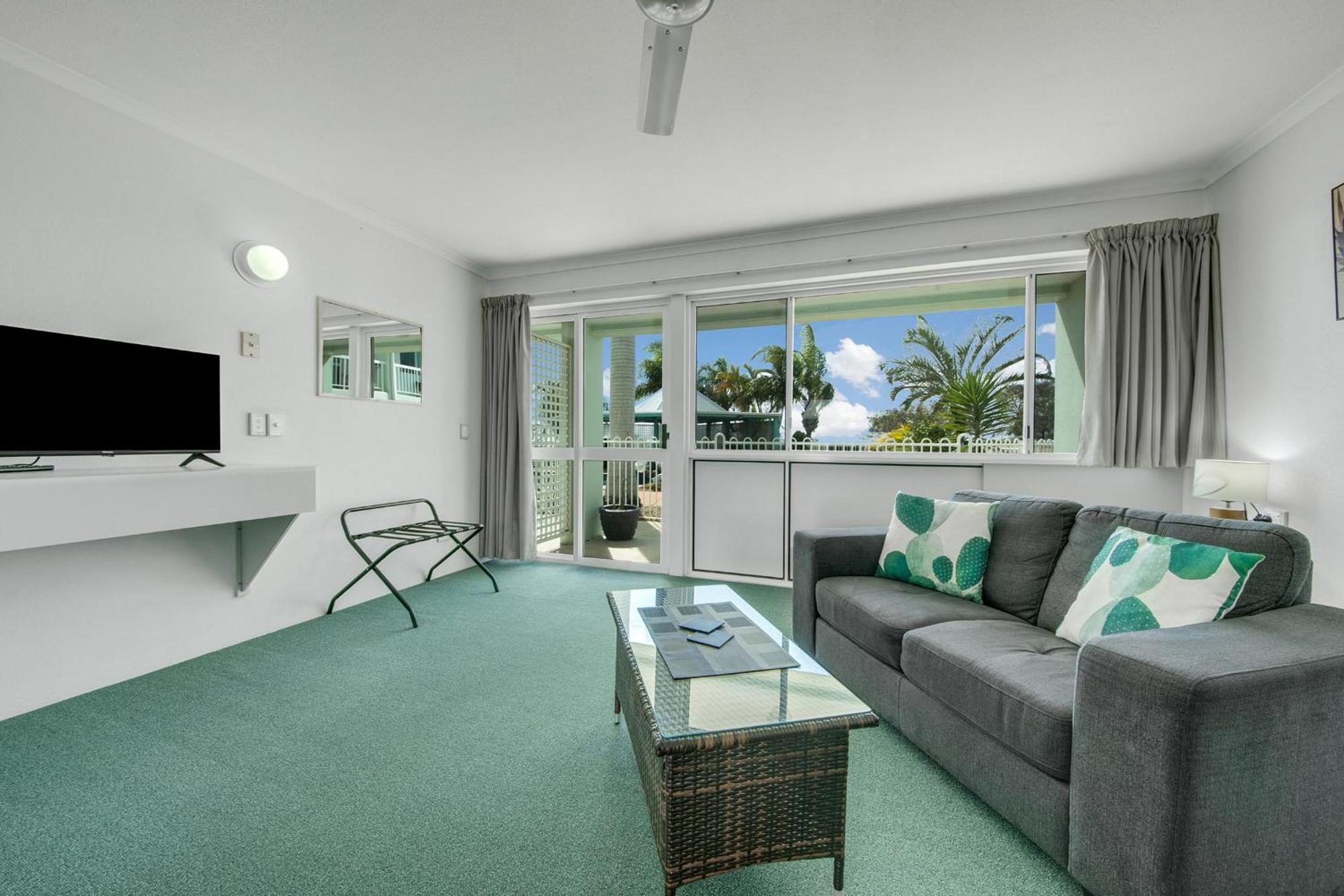 Reef Adventureland Motor Inn Tannum Sands Extérieur photo