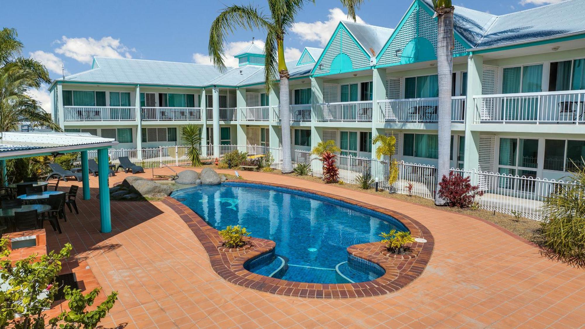Reef Adventureland Motor Inn Tannum Sands Extérieur photo