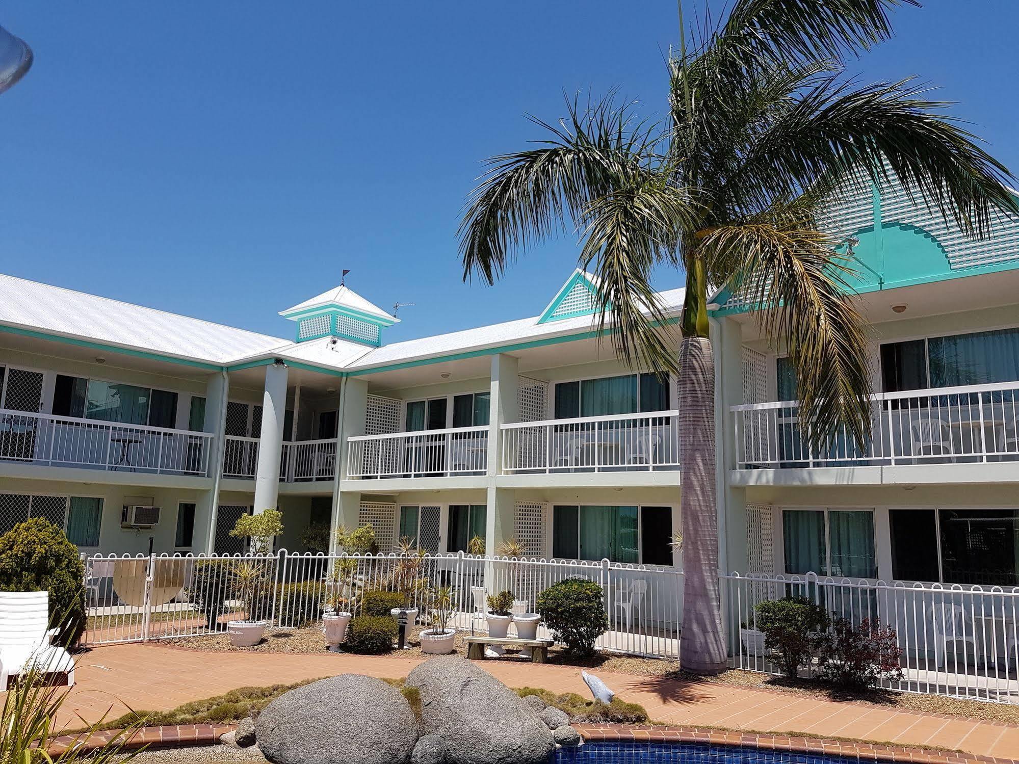 Reef Adventureland Motor Inn Tannum Sands Extérieur photo