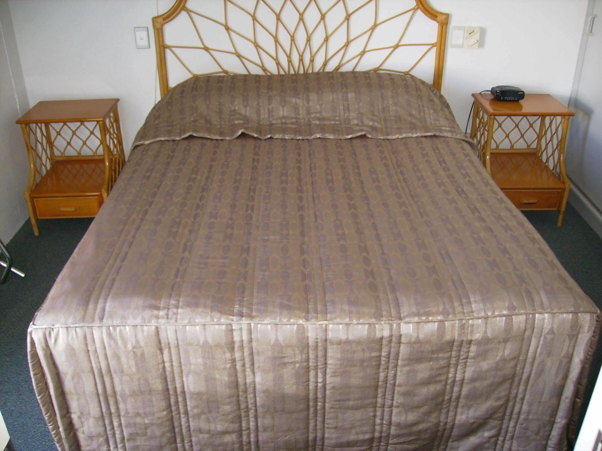 Reef Adventureland Motor Inn Tannum Sands Extérieur photo