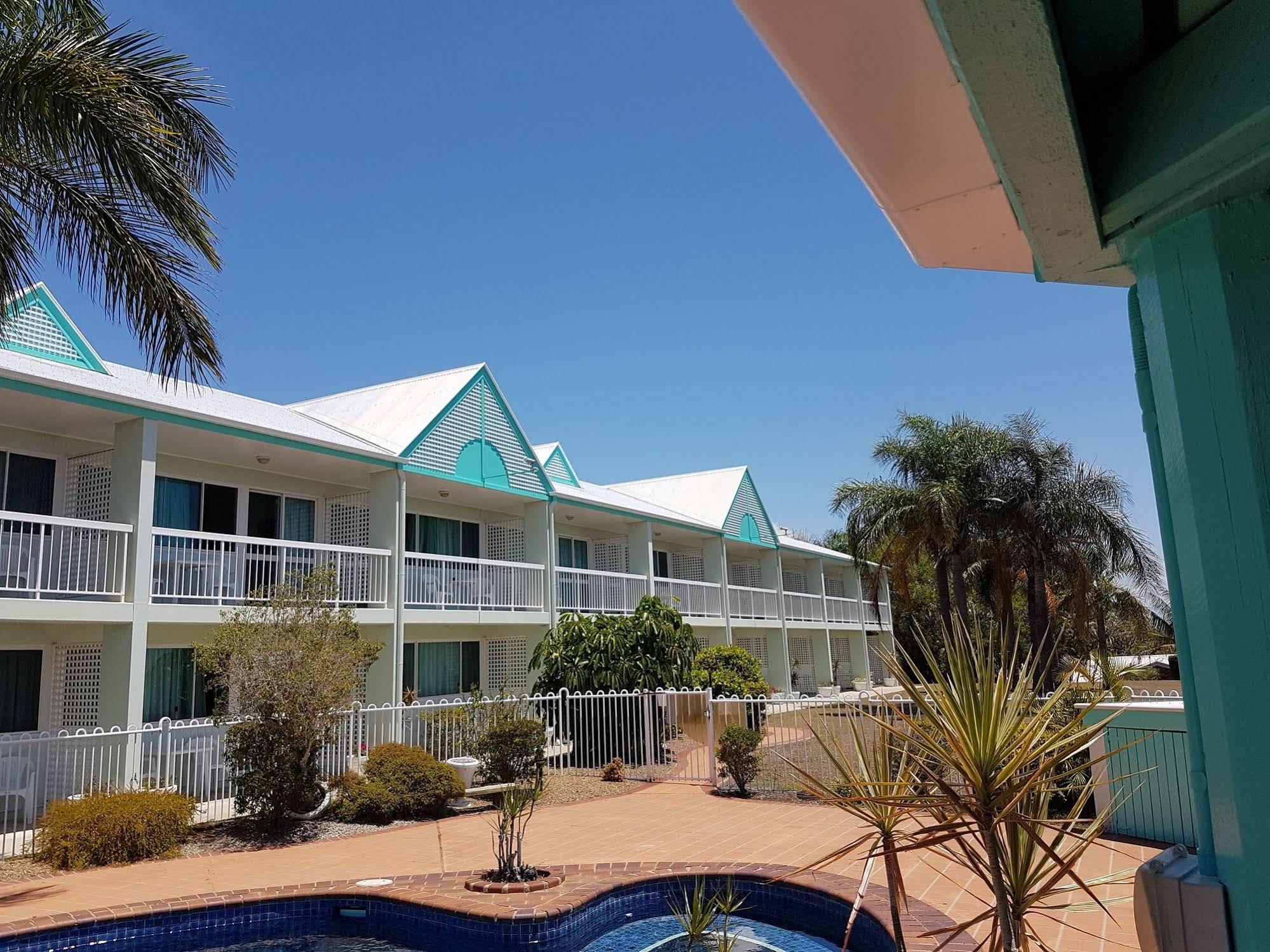 Reef Adventureland Motor Inn Tannum Sands Extérieur photo